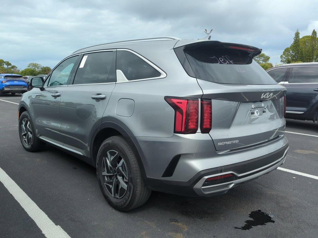 Certified 2023 Kia Sorento EX image 10