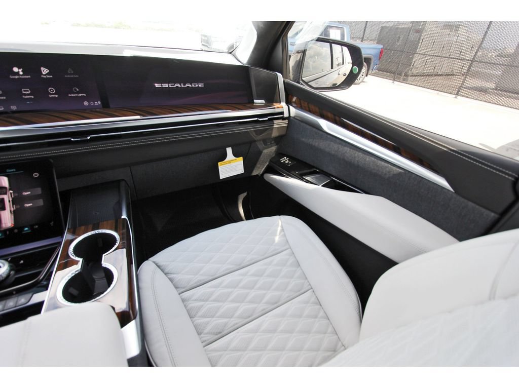 New 2026 Cadillac Escalade ESV Platinum Sport w/ LPO, ONYX Package AWD/4WD image 10