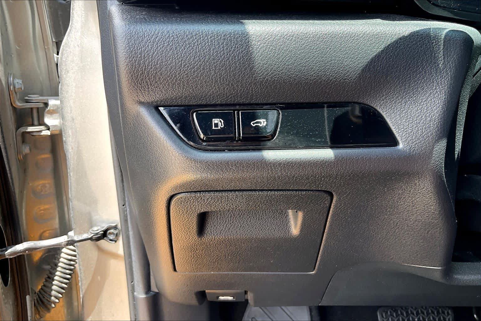 Used 2024 Lexus NX 250 FWD w/ Towing Package (2000 Lbs) image 33