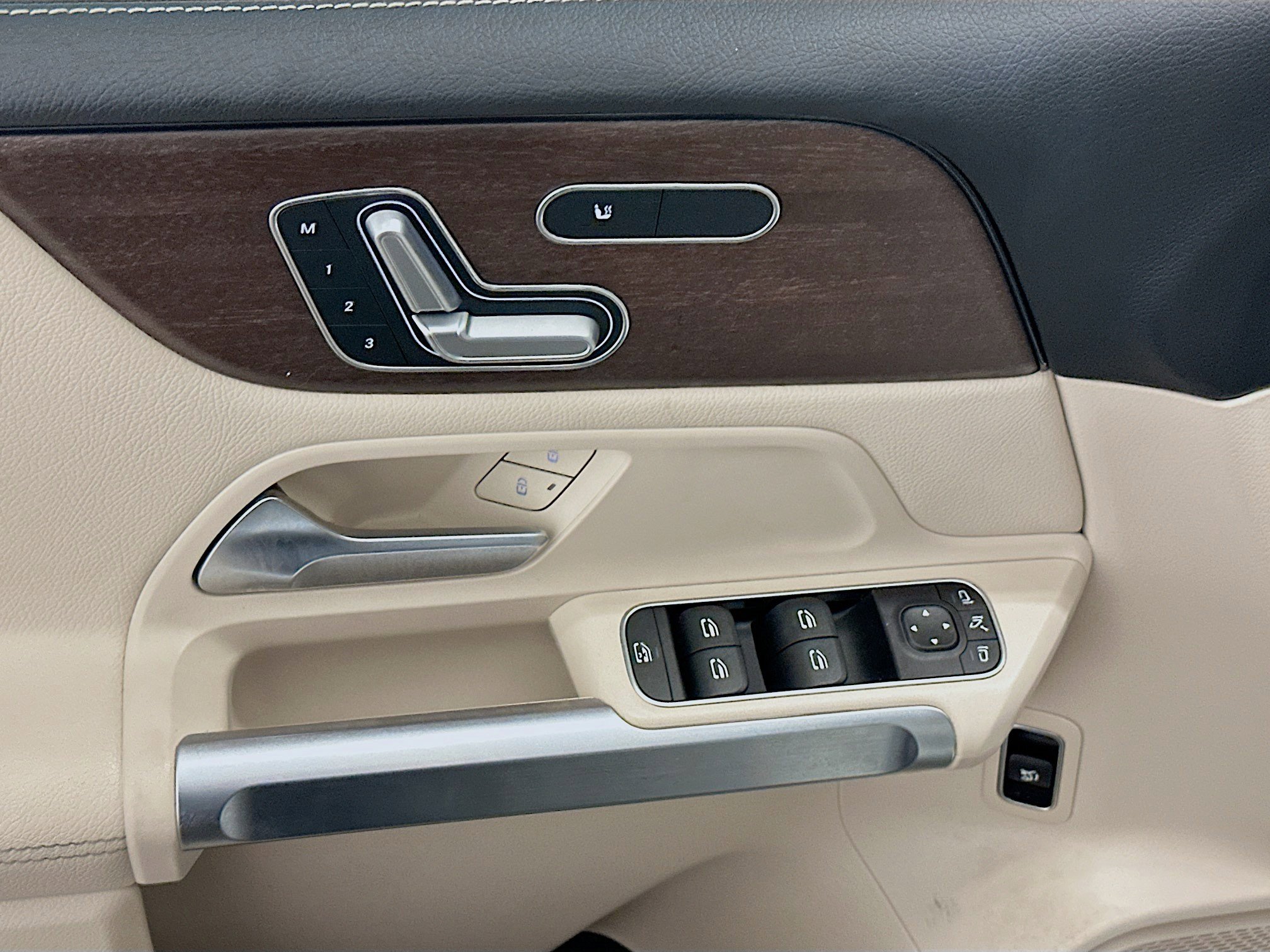 Used 2021 Mercedes-Benz GLB 250 GLB 250 image 15