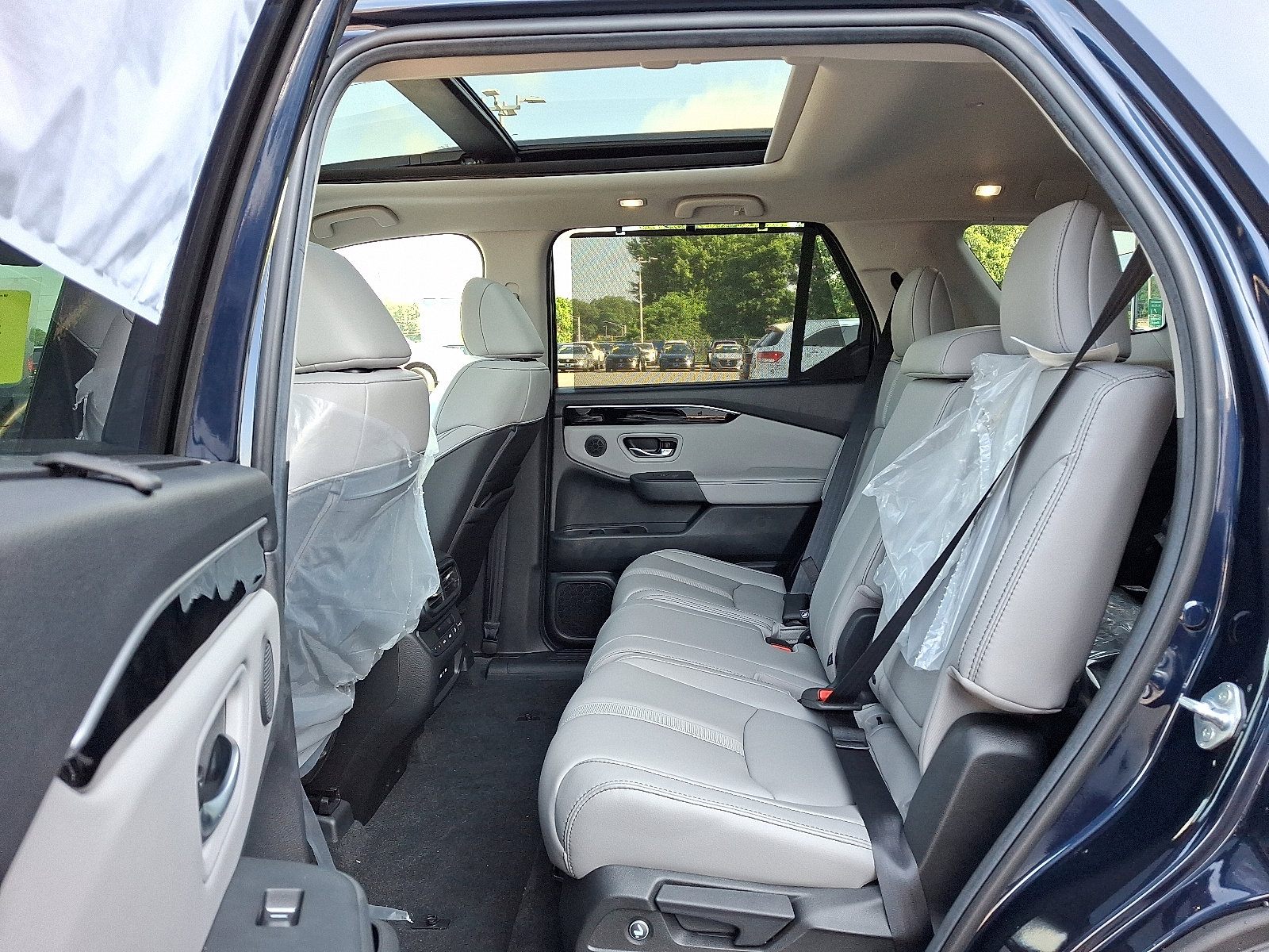 New 2025 Honda Pilot Touring image 5