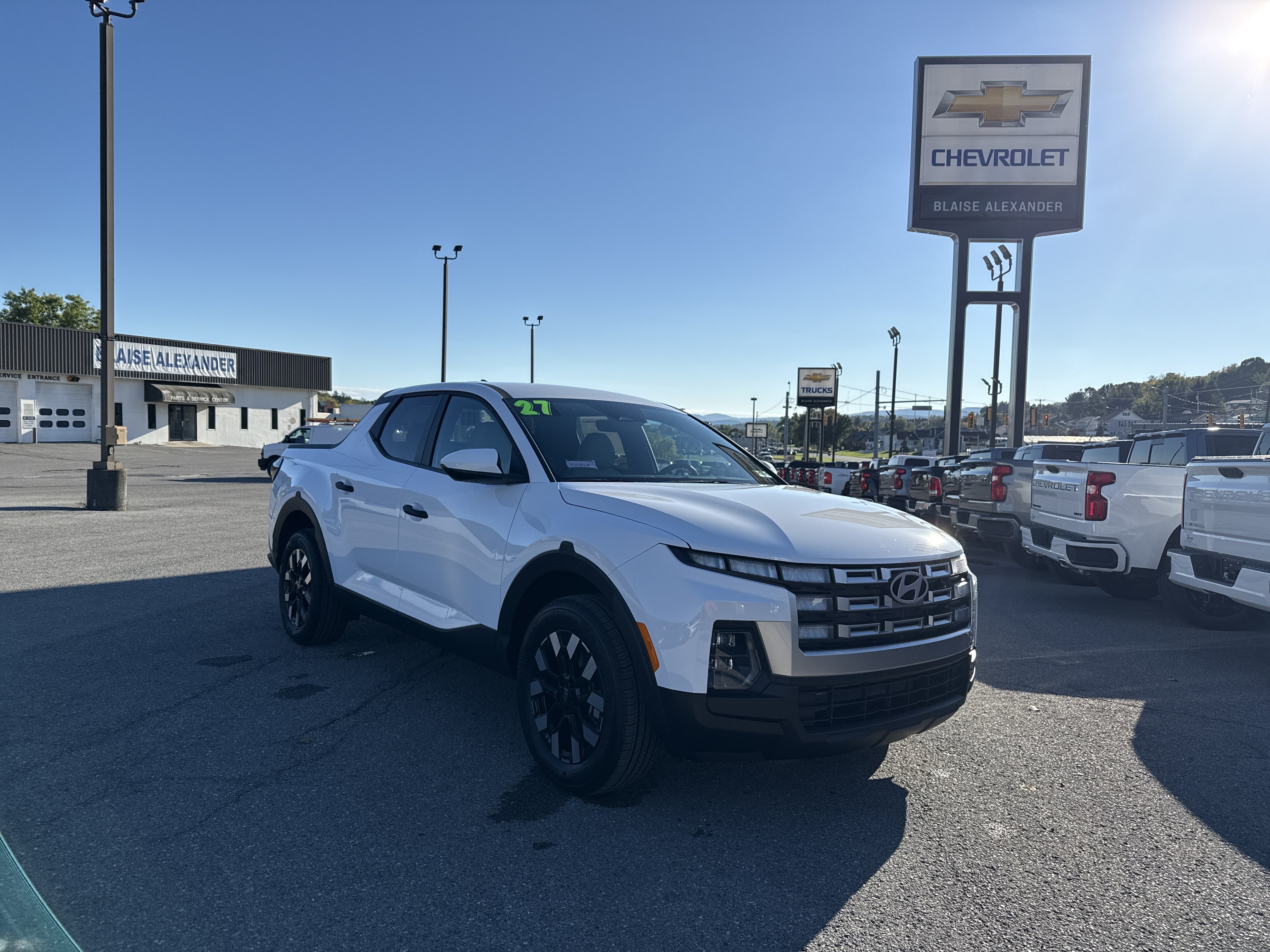 New 2027 Hyundai Santa Cruz SE AWD/4WD image 1