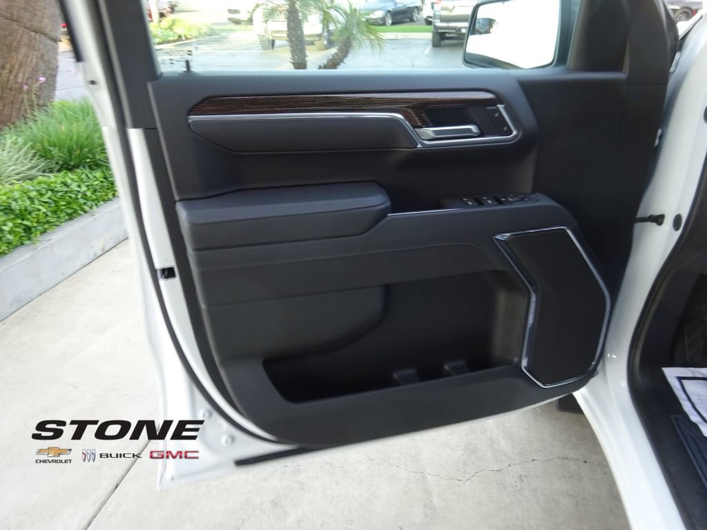 Used 2026 GMC Sierra 1500 Elevation image 25