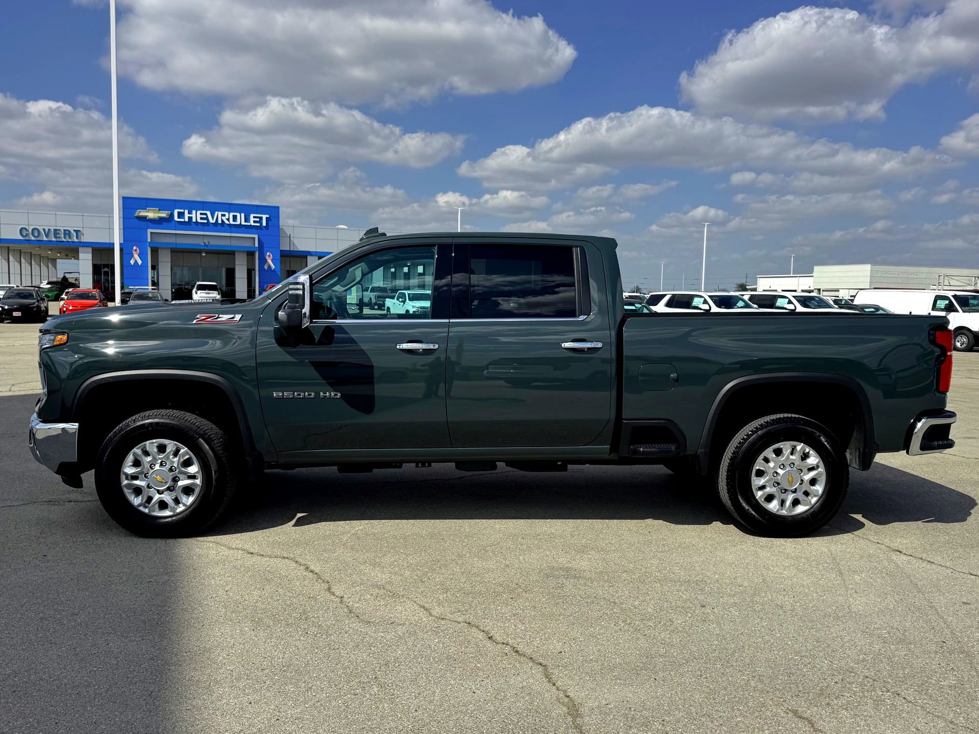 Used 2025 Chevrolet Silverado 2500 LTZ w/ LTZ Premium Package AWD/4WD image 10