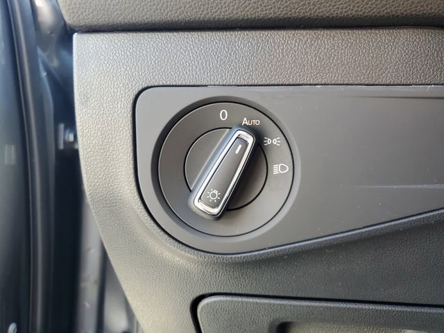 Certified 2024 Volkswagen Tiguan SE R-Line image 28