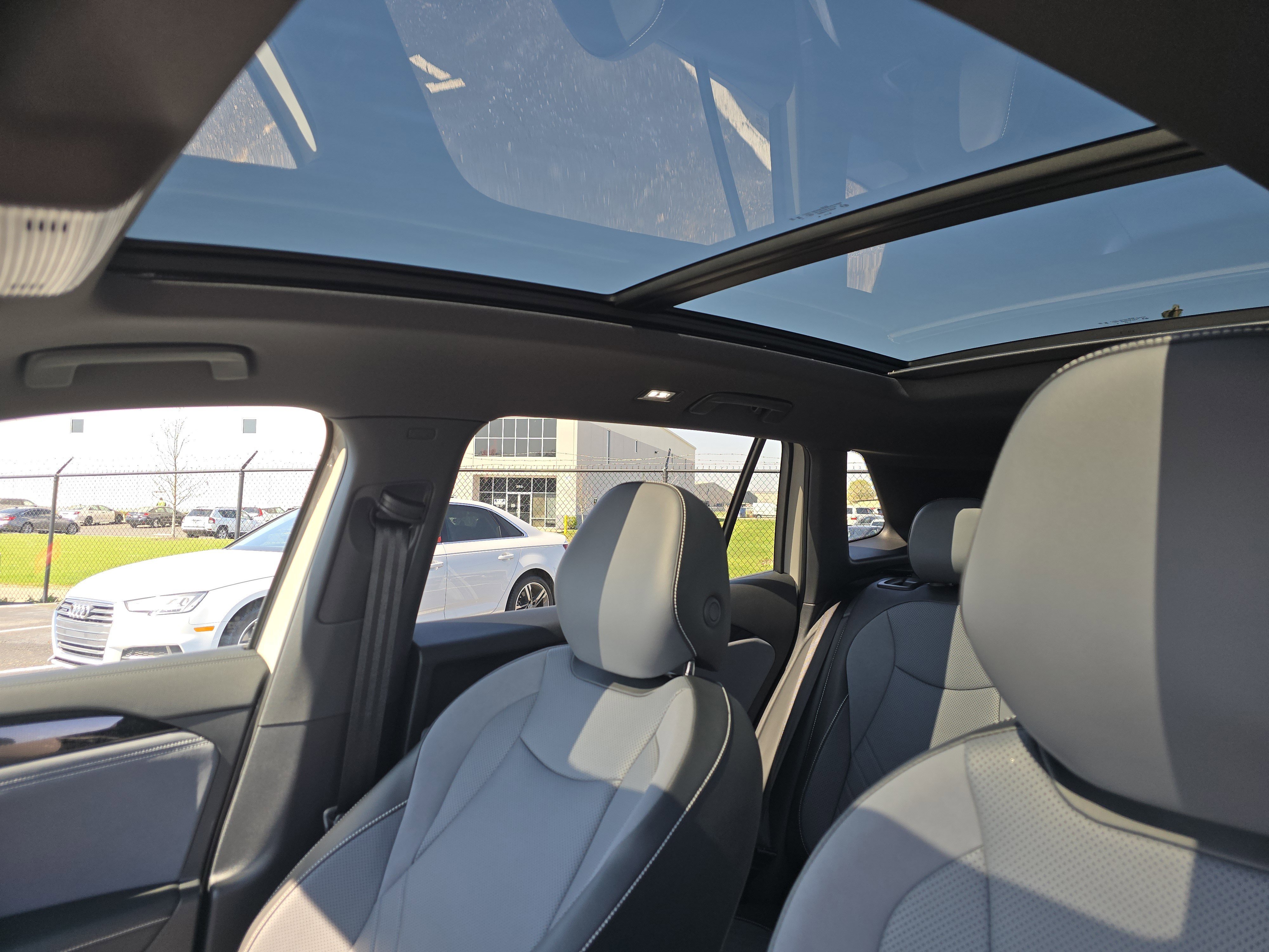 New 2026 Volkswagen Tiguan SE R-Line image 19