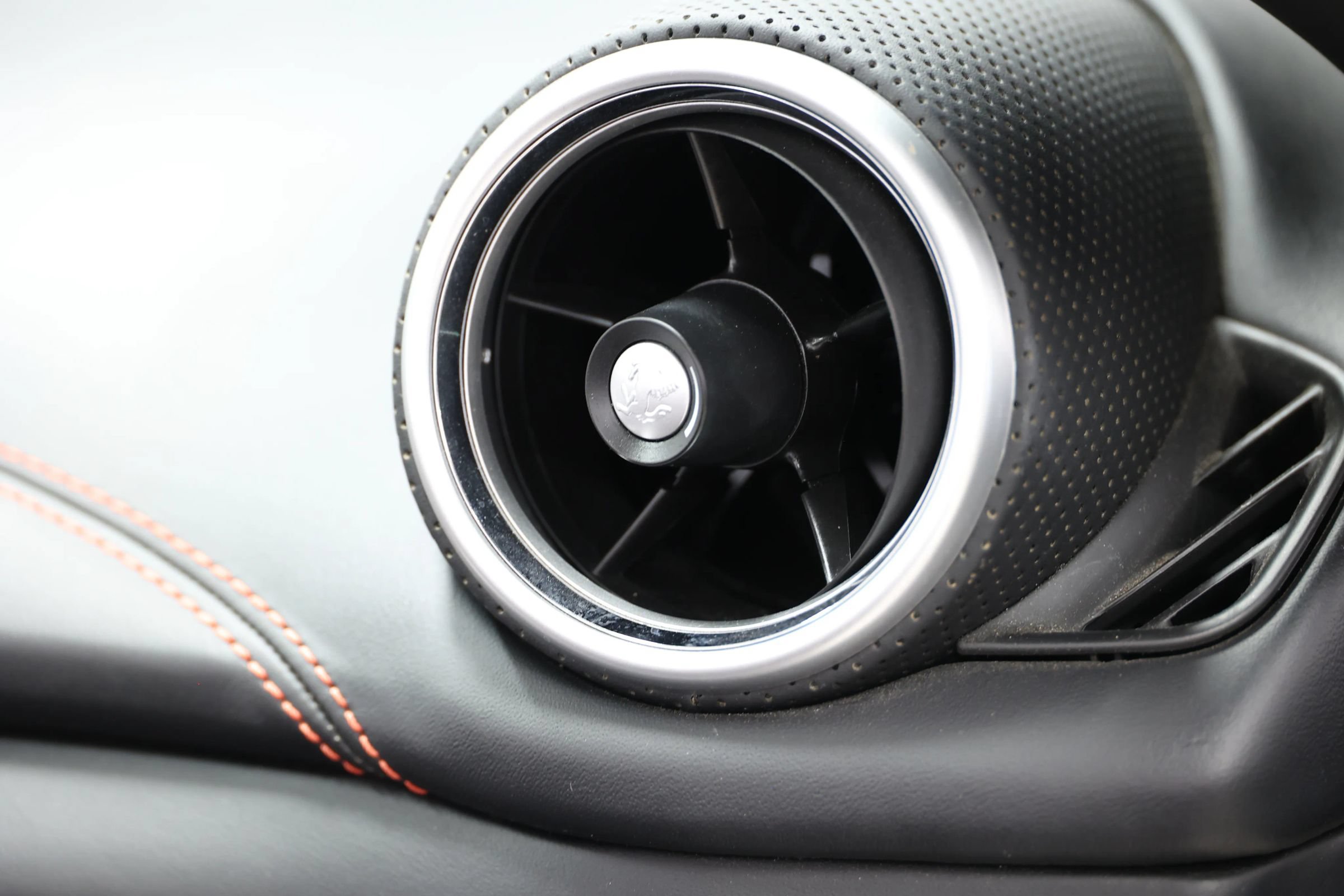 Used 2017 Ferrari California T RWD image 86