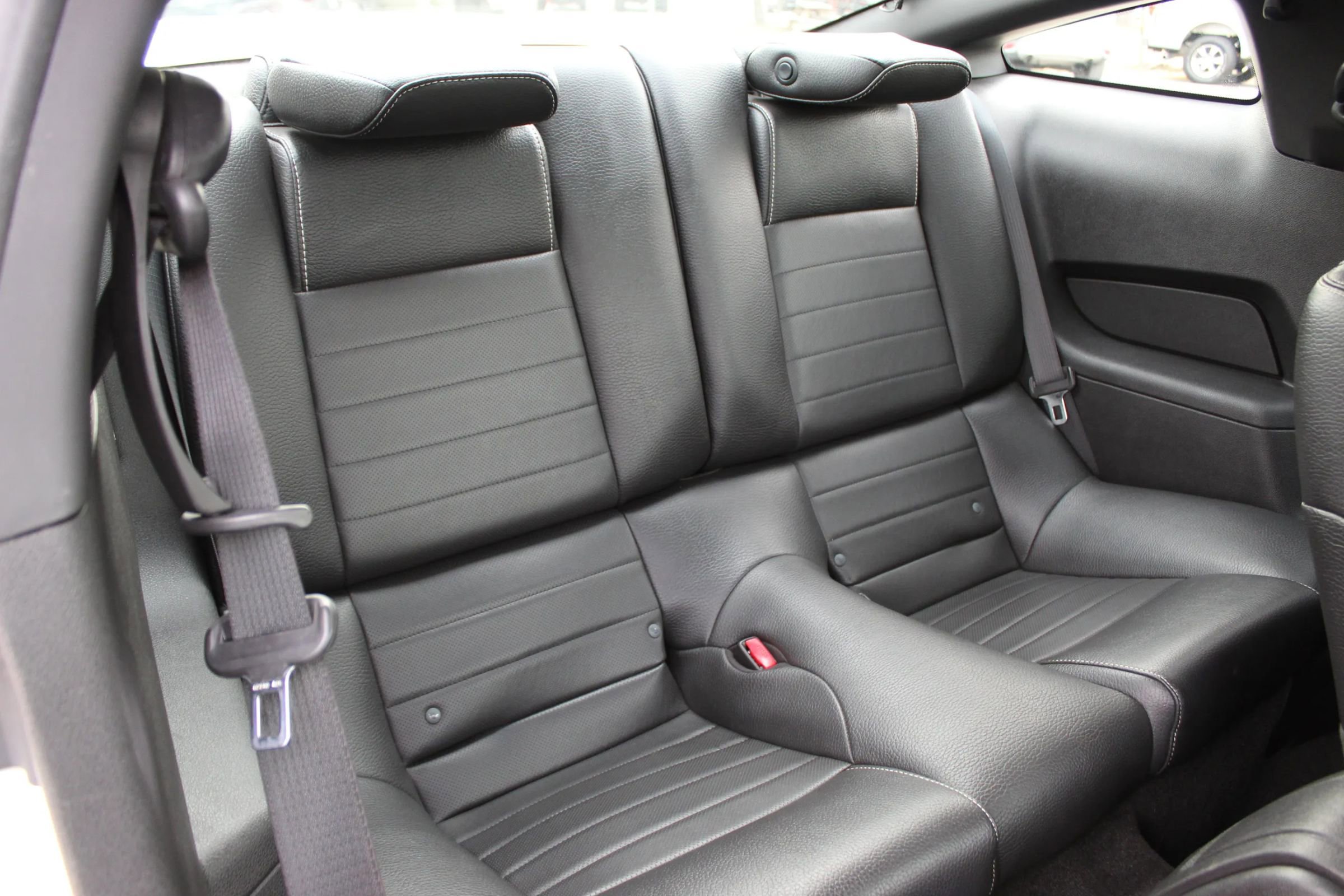 Used 2012 Ford Mustang GT Premium w/ Comfort Pkg image 21