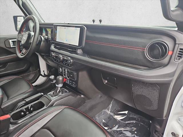 Used 2024 Jeep Wrangler Unlimited Rubicon AWD/4WD image 22