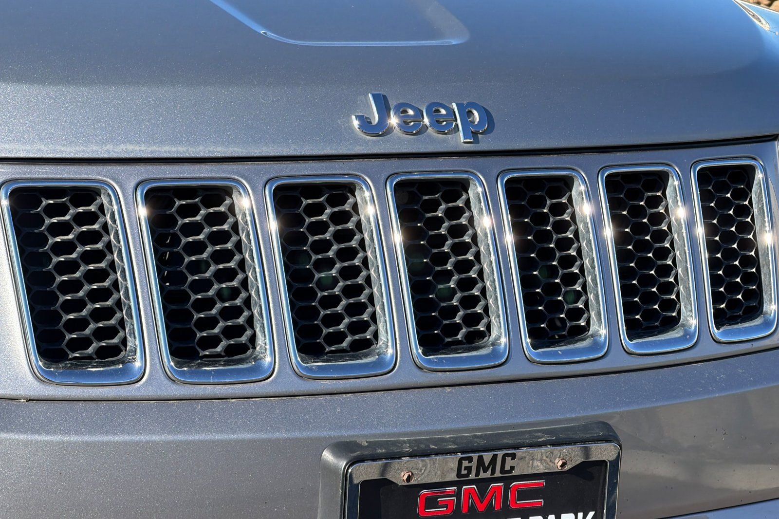 Used 2016 Jeep Grand Cherokee Overland w/ Advanced Technology Group AWD/4WD image 42