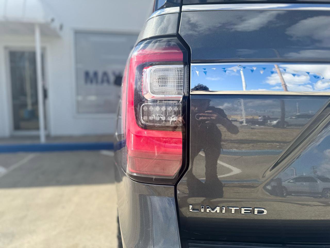 Used 2020 Ford Expedition Limited image 33