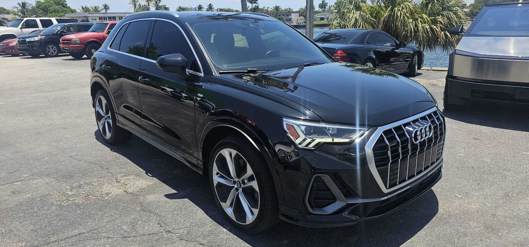 Used 2020 Audi Q3 2.0T Premium Plus w/ Premium Plus Package AWD/4WD image 7