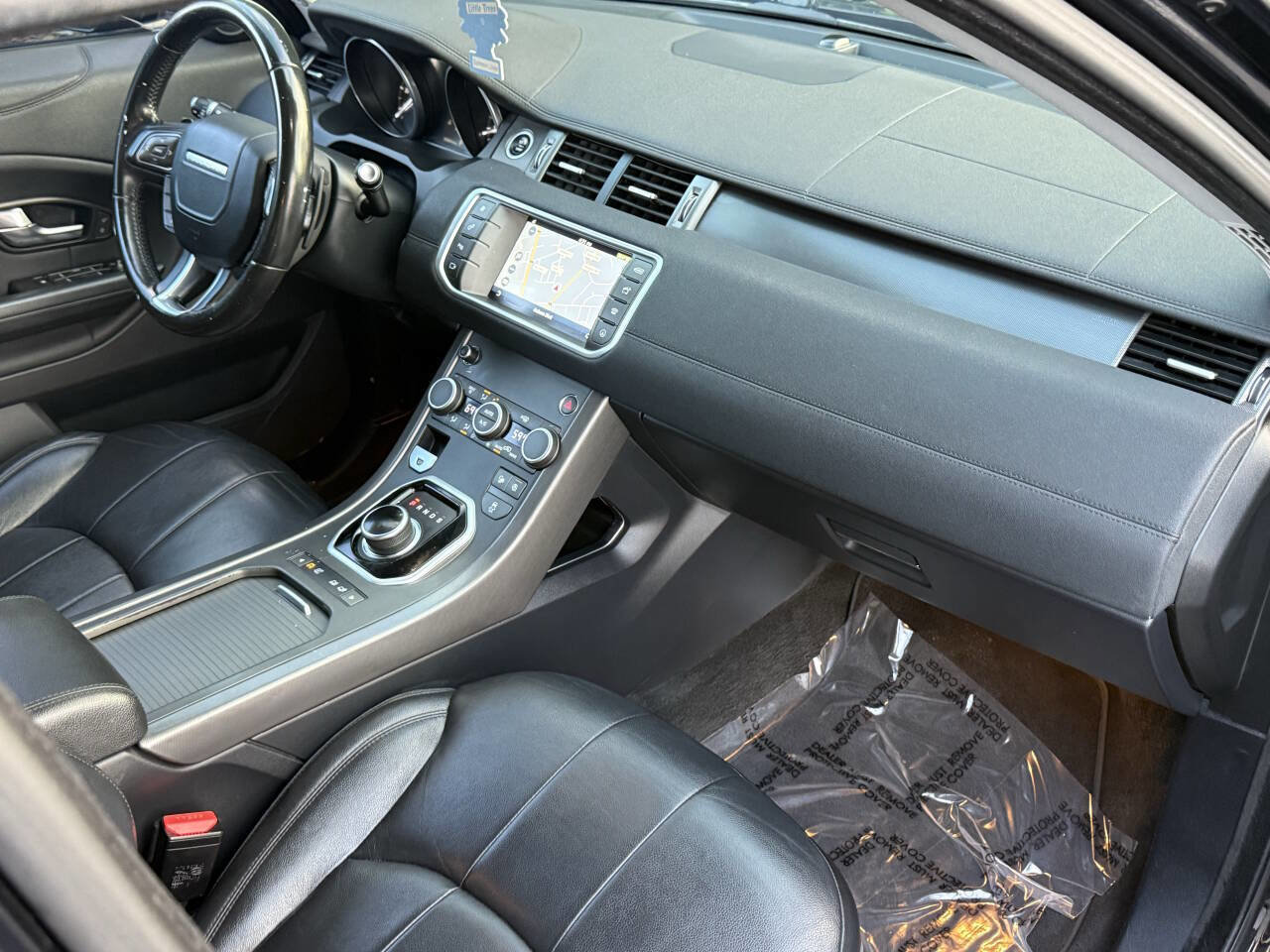 Used 2018 Land Rover Range Rover Evoque SE image 15