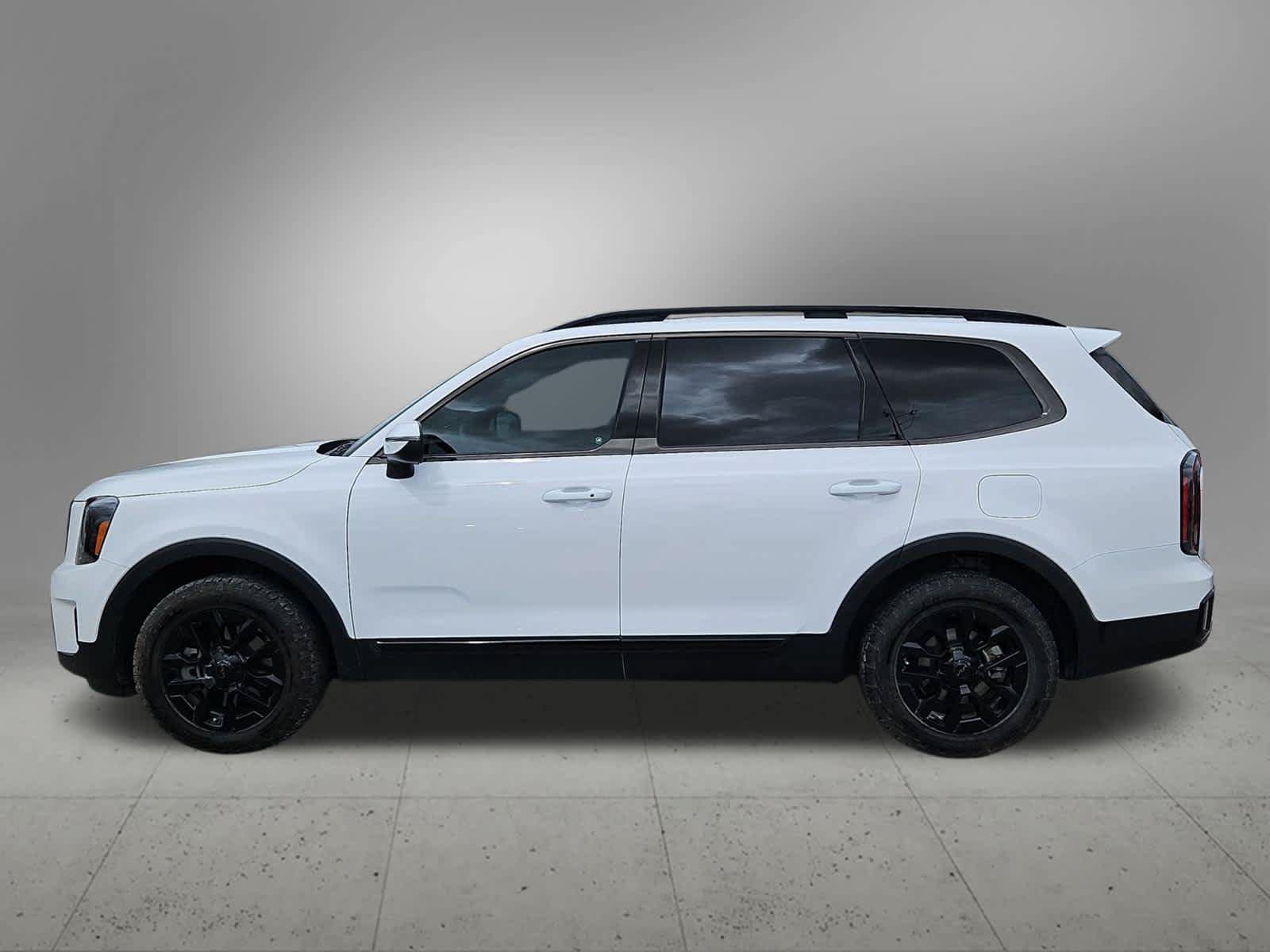 Certified 2025 Kia Telluride AWD image 3