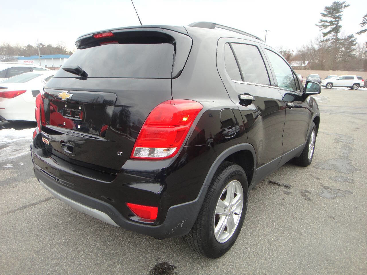 Used 2019 Chevrolet Trax LT w/ LT Convenience Package image 4