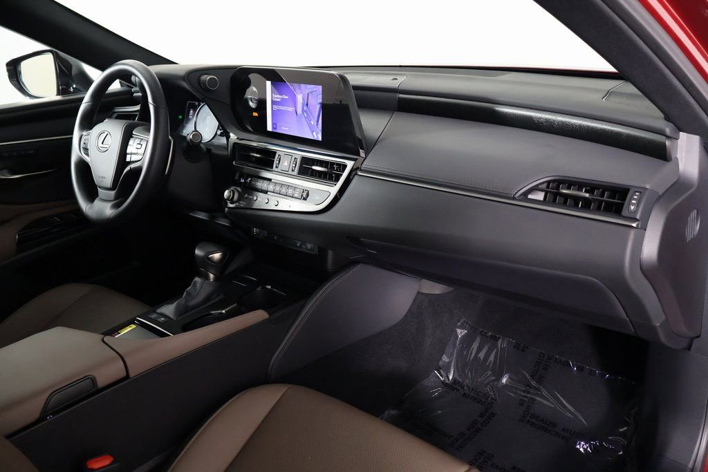Certified 2025 Lexus ES 300h w/ Premium Package image 9