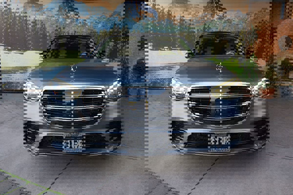 Used 2023 Mercedes-Benz S 580 4MATIC Sedan image 2