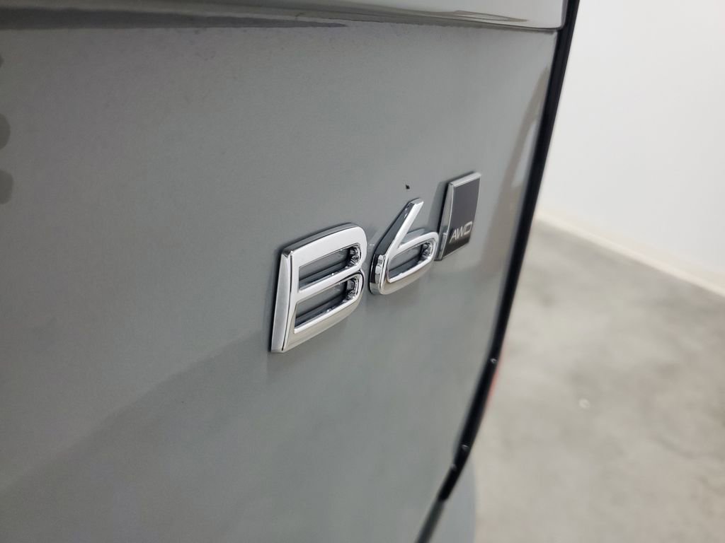 New 2025 Volvo XC90 B6 Core w/ Climate Package image 8