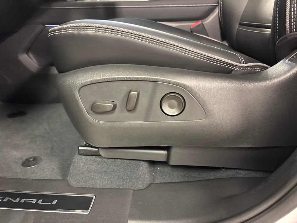 New 2025 GMC Sierra EV Denali image 27