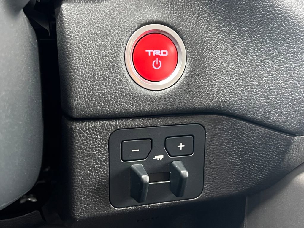 Used 2024 Toyota Sequoia Limited image 33