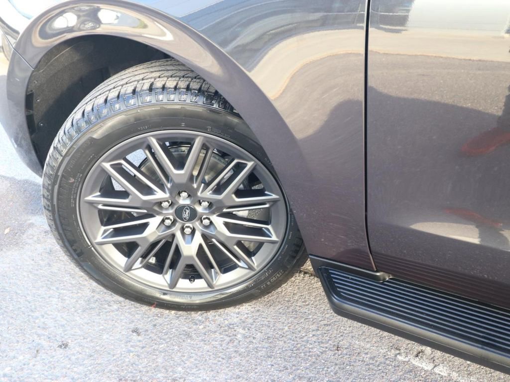 New 2026 Ford Expedition Platinum w/ Stealth Appearance Package image 4