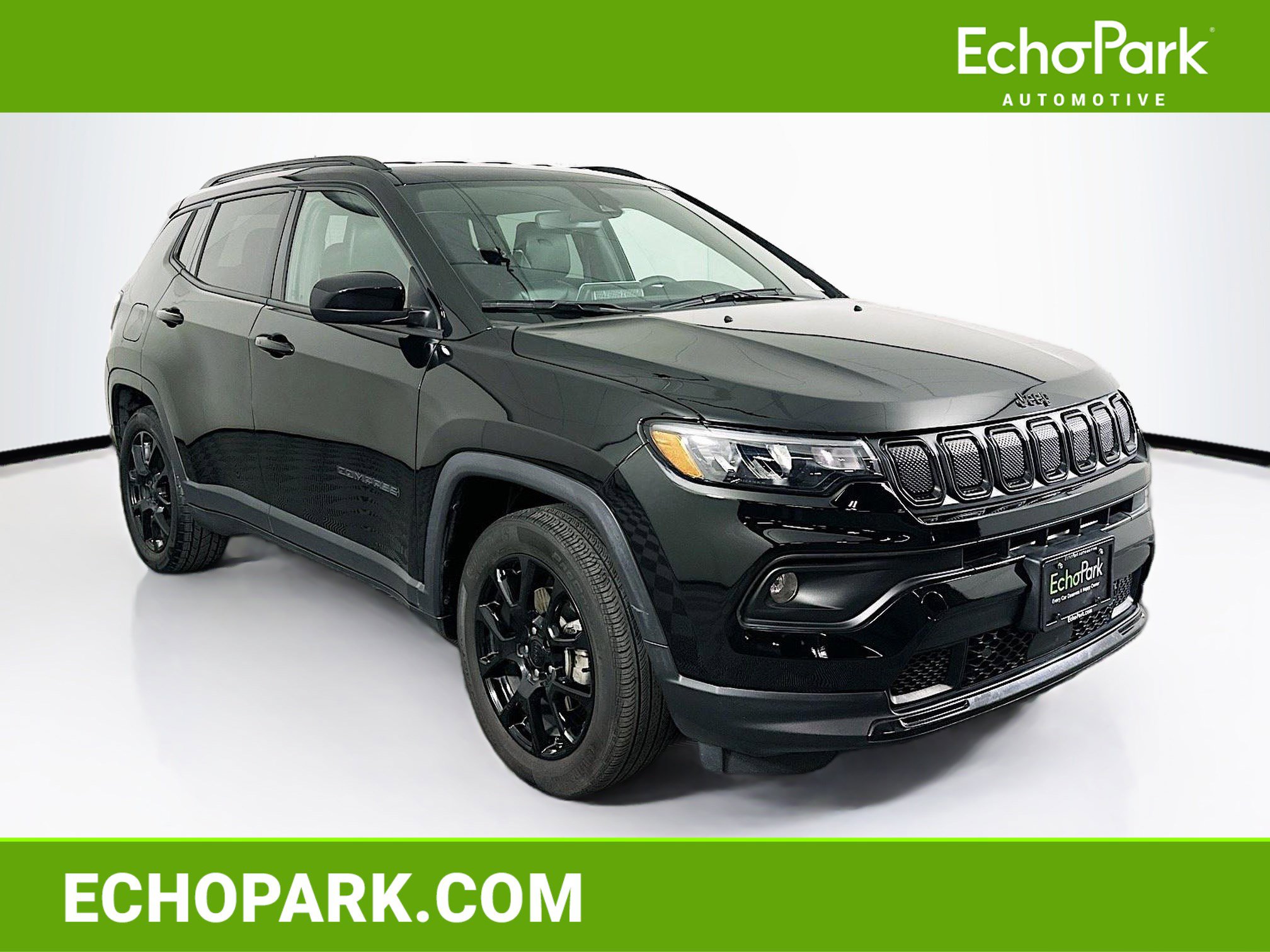 Used 2022 Jeep Compass Latitude FWD image 1