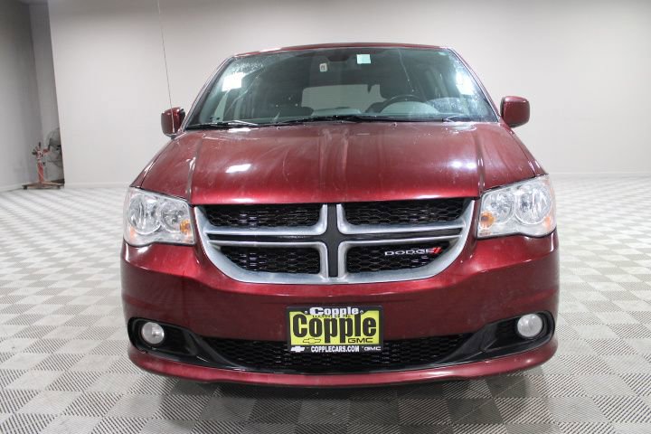 Used 2019 Dodge Grand Caravan SXT image 2