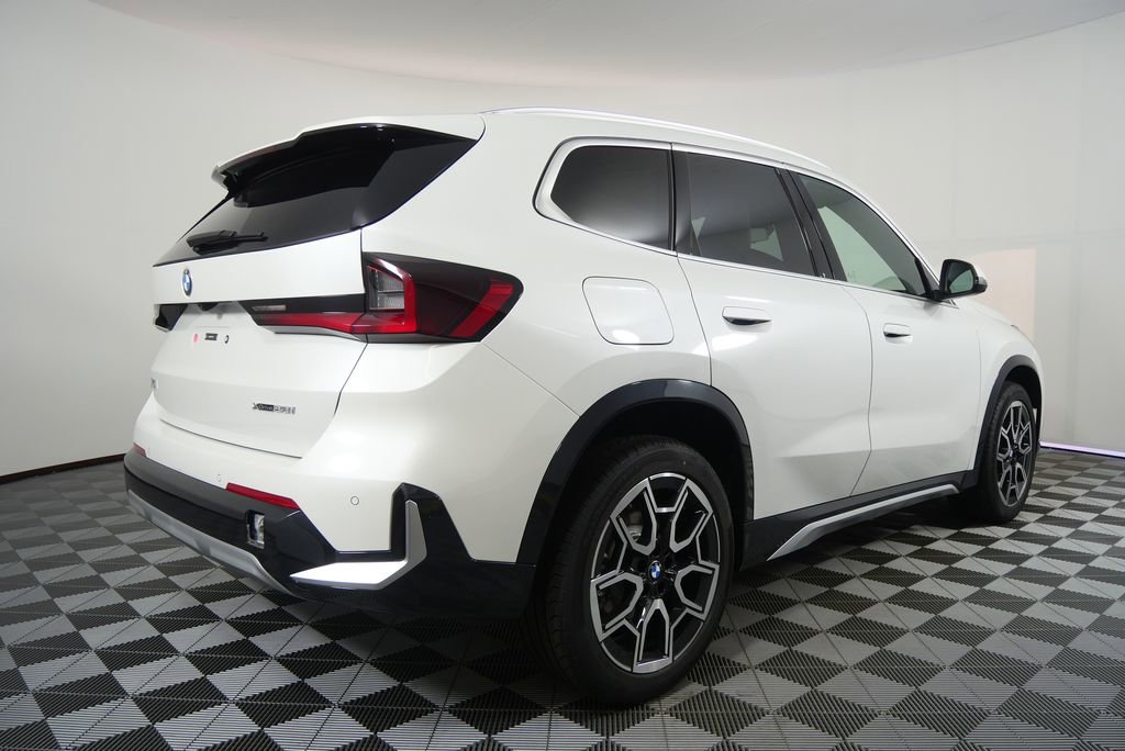 Used 2026 BMW X1 xDrive28i w/ Technology Package image 3