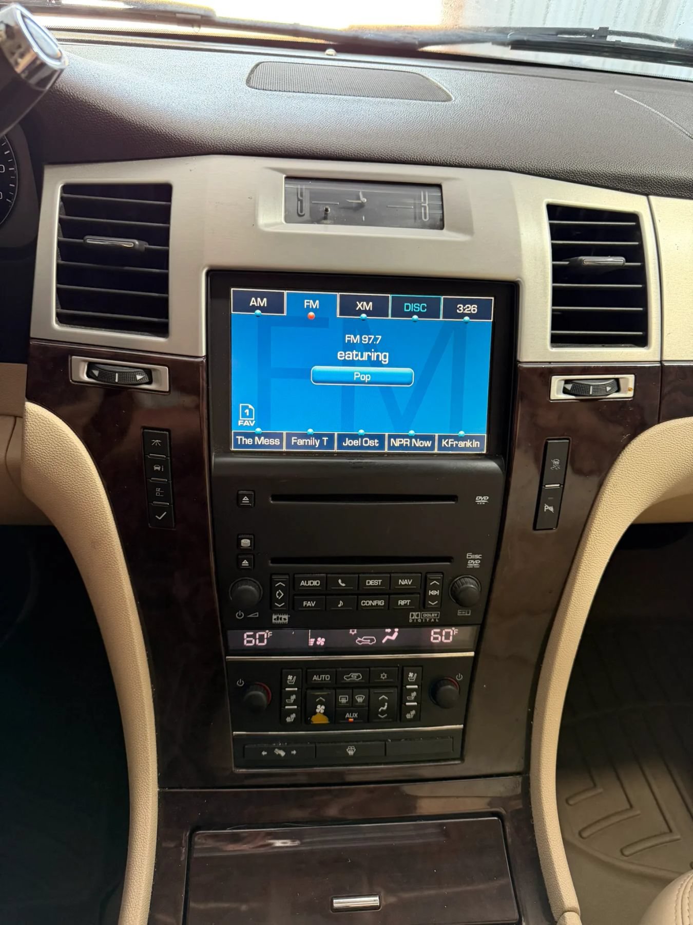 Used 2007 Cadillac Escalade AWD w/ Information Package image 34
