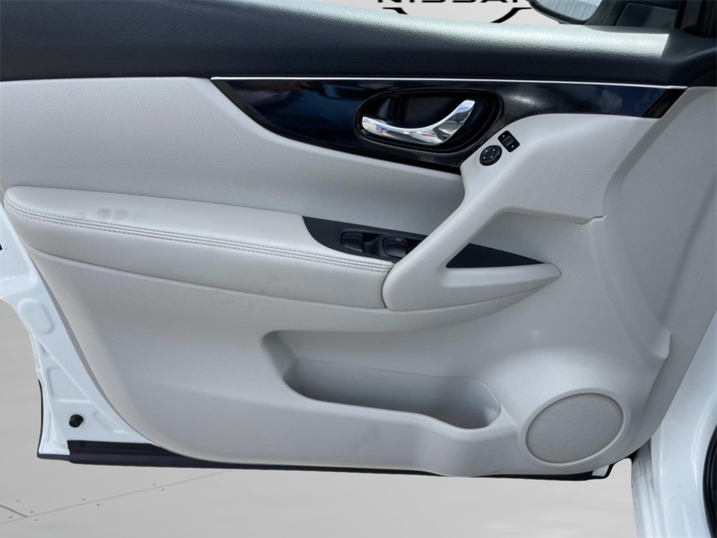 Used 2019 Nissan Rogue Sport SL w/ Premium Package image 28