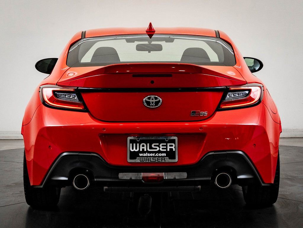 Used 2024 Toyota GR86 Premium image 7