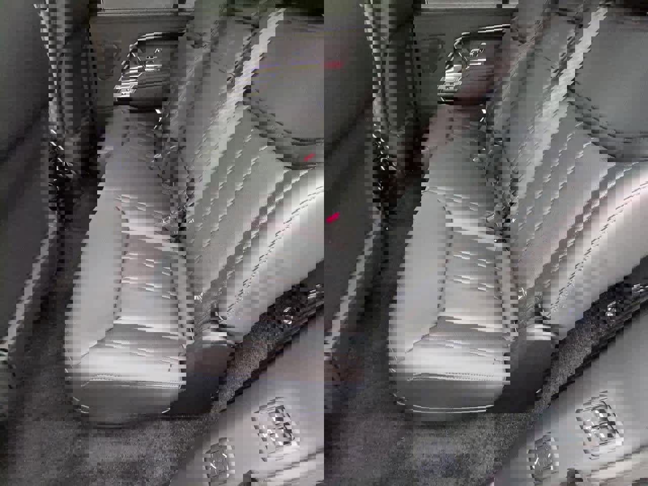 New 2026 Land Rover Range Rover Long Wheelbase SE image 20