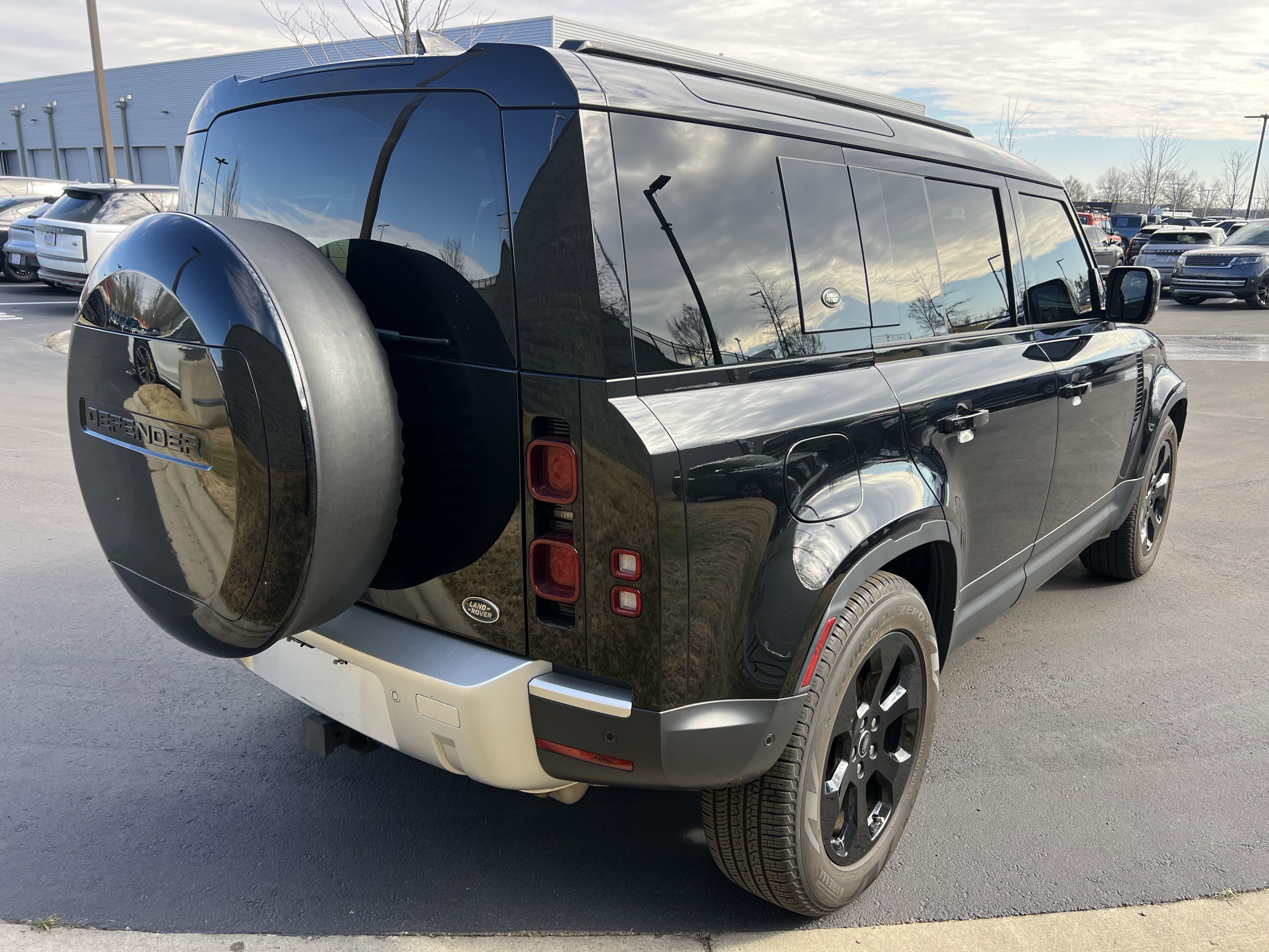 Used 2023 Land Rover Defender 110 S image 7