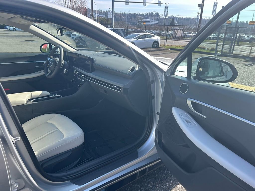 Used 2025 Hyundai Sonata SEL image 15