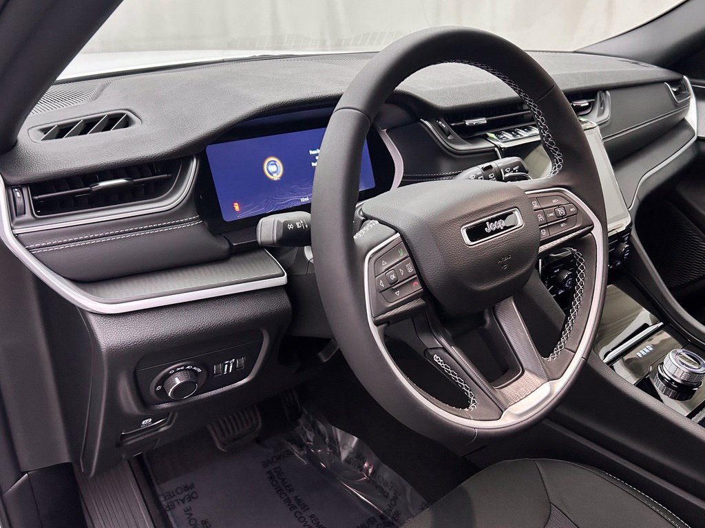New 2027 Jeep Grand Cherokee Laredo AWD/4WD image 11