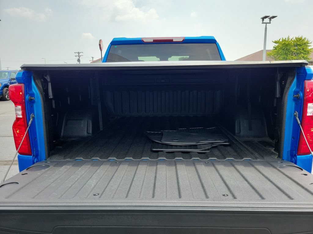 Used 2025 Chevrolet Silverado 1500 Custom w/ Turbomax Blackout Package AWD/4WD image 10