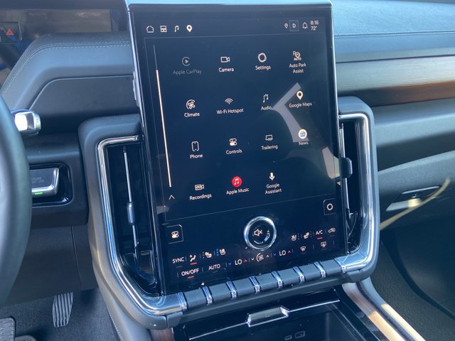 Used 2025 GMC Yukon XL Denali AWD/4WD image 40