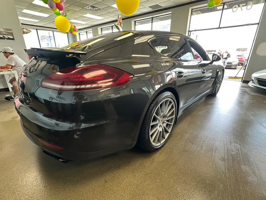 Used 2016 Porsche Panamera GTS image 11