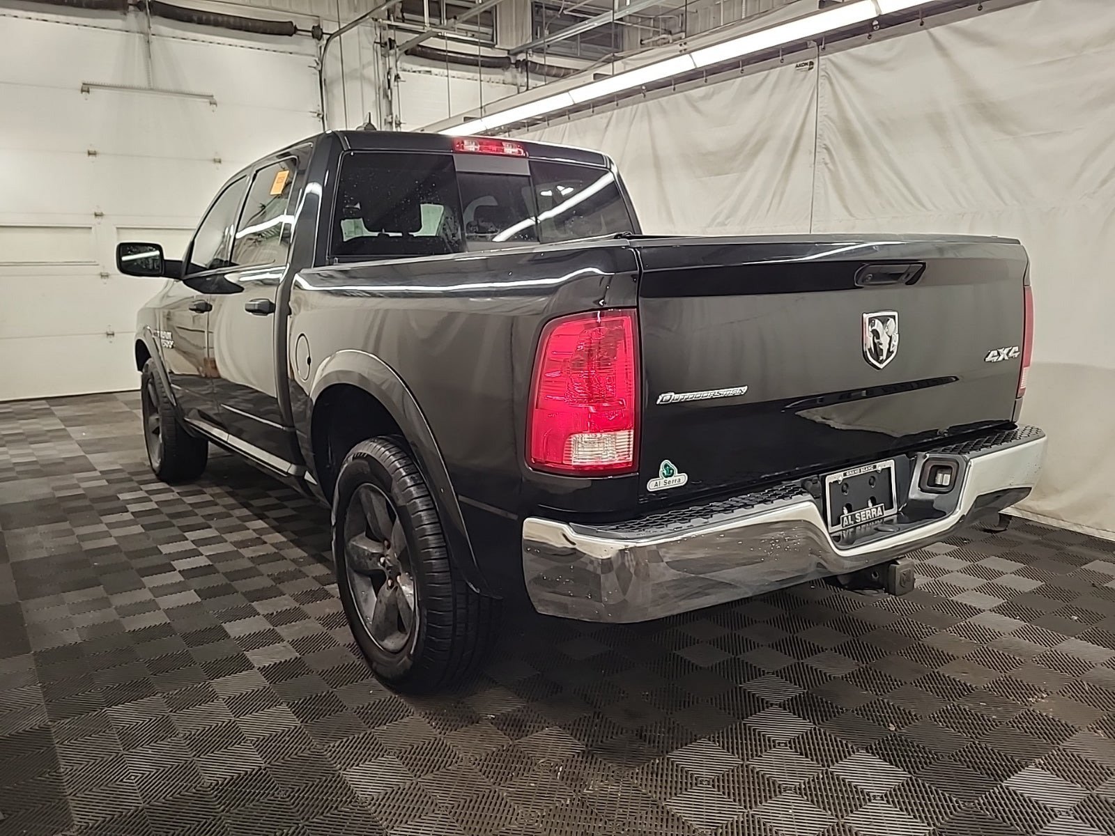 Used 2018 RAM 1500 Outdoorsman AWD/4WD image 3