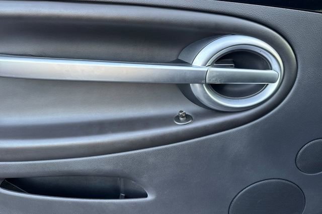 Used 2004 Chevrolet SSR w/ Preferred Equipment Group image 12