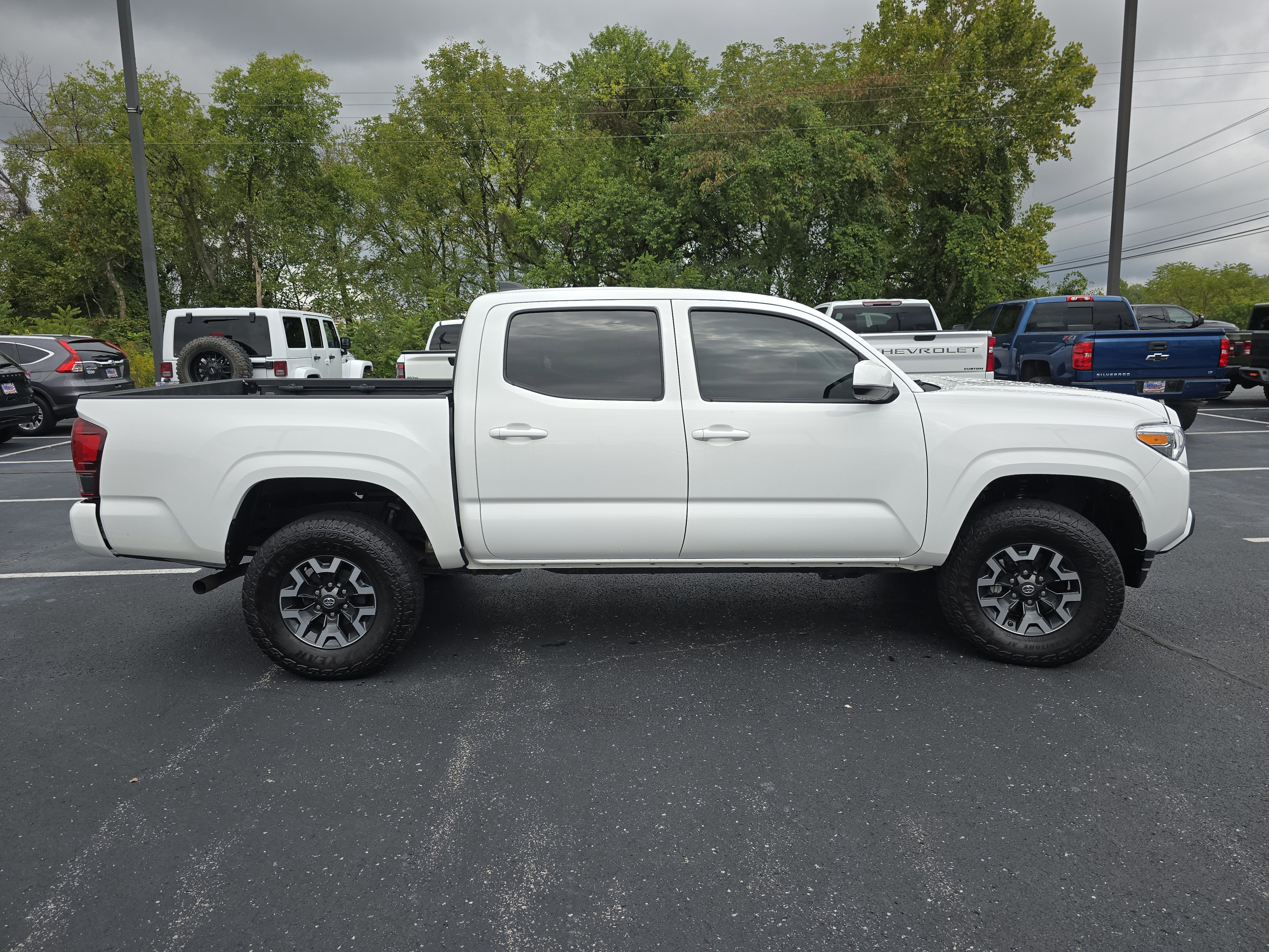 Used 2023 Toyota Tacoma SR image 11
