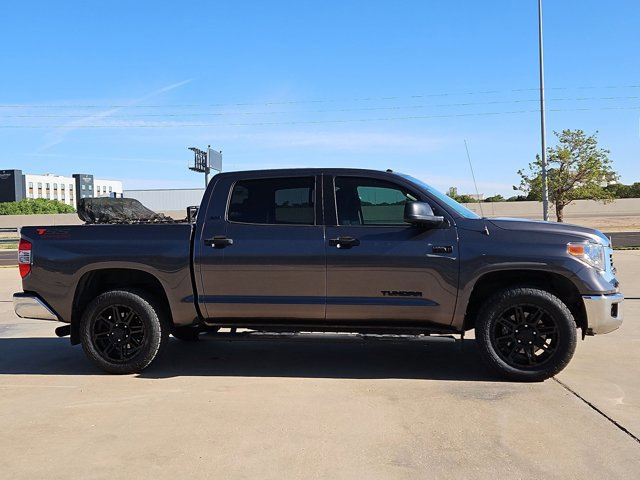 Used 2017 Toyota Tundra SR5 w/ SR5 Upgrade Package AWD/4WD image 4