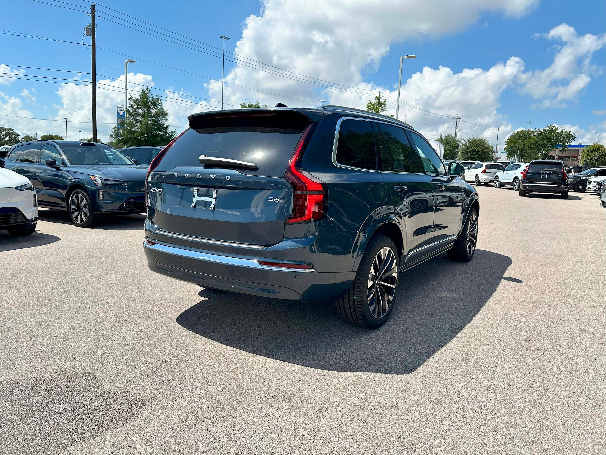 New 2026 Volvo XC90 B6 Plus w/ Protection Package Premier image 6