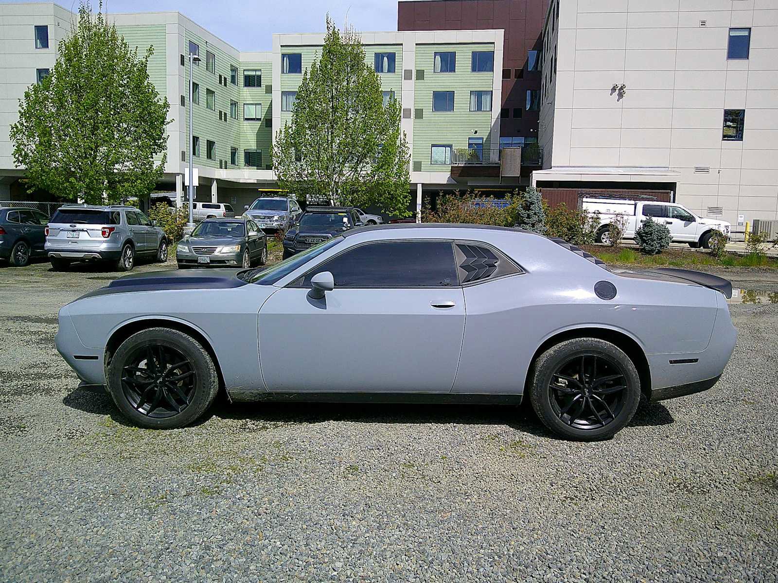 Used 2021 Dodge Challenger SXT image 2