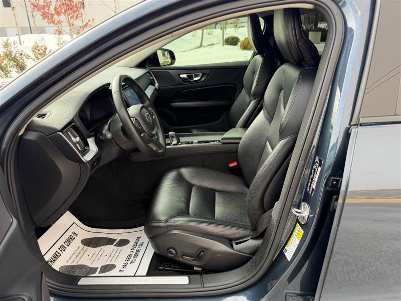 Used 2023 Volvo S60 B5 Core image 31