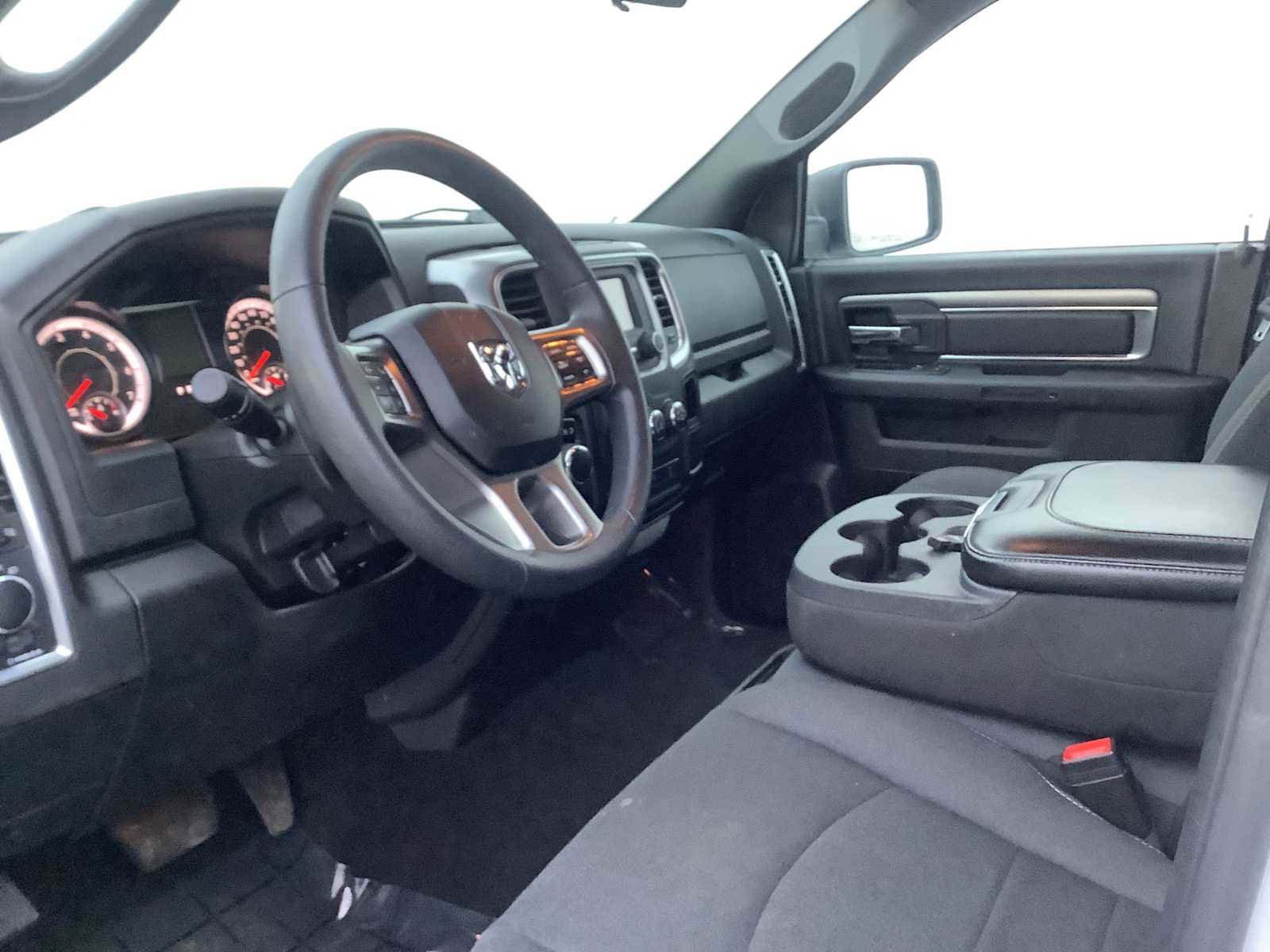 Used 2024 RAM 1500 Classic Warlock AWD/4WD image 3