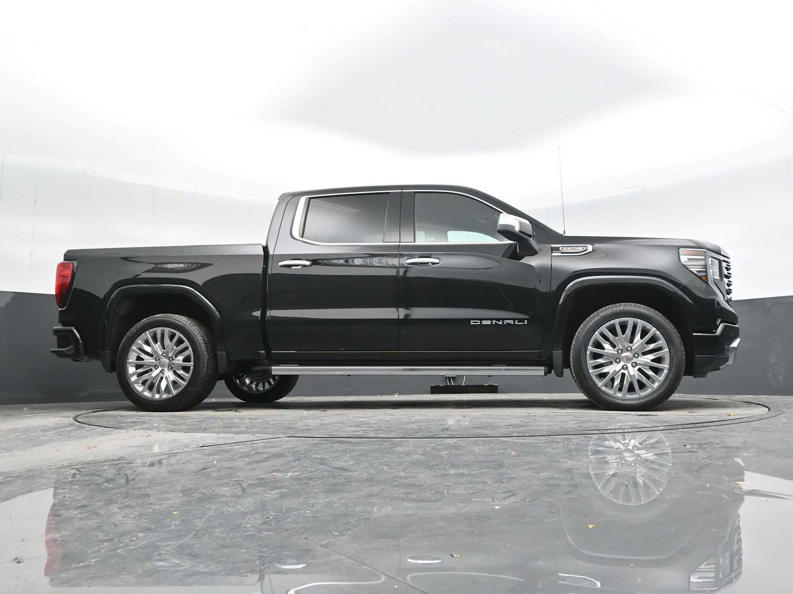New 2024 GMC Sierra 1500 Denali w/ Technology Package image 43