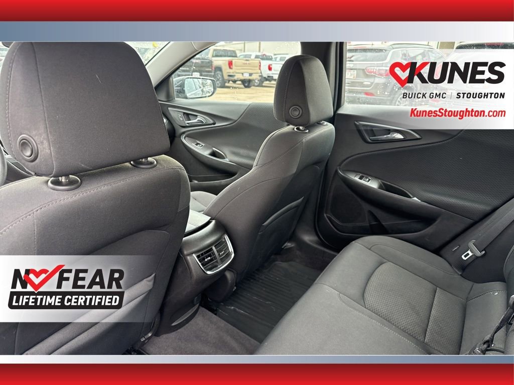 Used 2017 Chevrolet Malibu LT image 37