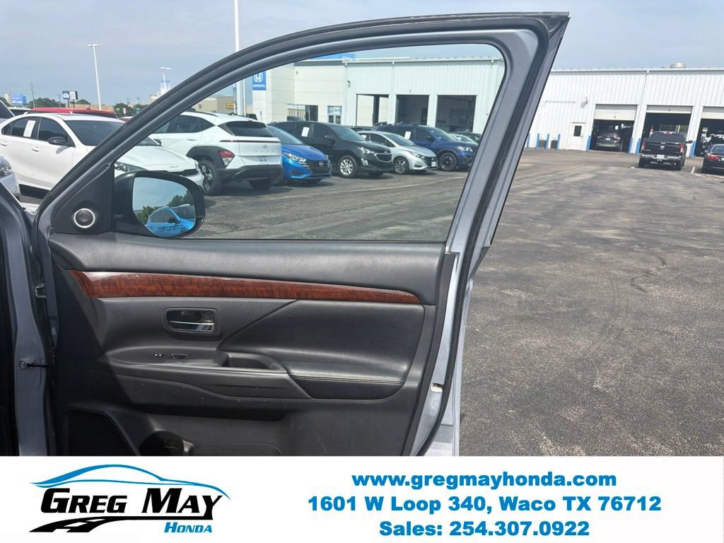 Used 2014 Mitsubishi Outlander SE FWD image 29