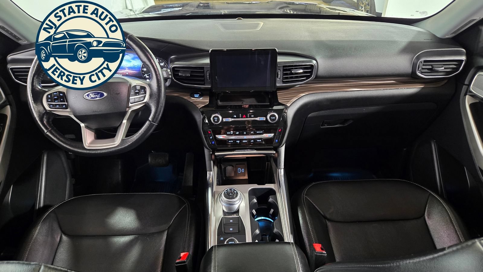 Used 2021 Ford Explorer Limited w/ Equipment Group 301A AWD/4WD image 7